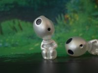 Декоративная флюаресцентная Фигурка Кодама №01, светящаяся в темноте