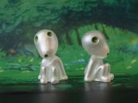 Декоративна Фігурка Кодама №03 , що світиться у темряві