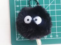 Сувенір пухнастий Брелок Сусуватарі 5см