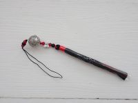 Подвеска, украшение Колокольчик спокойствия №003 серебряный с черно-красной кисточкой