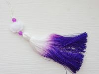 Подвеска, украшение Омбре Бело-фиолетовая кисточка с белым лотосом, длина 17 см, 1шт