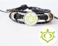 Браслет тройной №004-0033-1 Genshin Impact Дендро (на белом), чёрный с кабошоном 20 мм