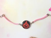 Браслет №006-0035-2 Genshin Impact Пиро (на черном), замшевый с кабошоном 25 мм