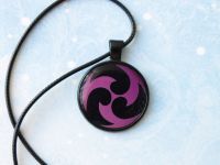 Кулон Genshin Impact ЭЛЕКТРО  (на чорном), №944-0033 25мм, с черным шнурком