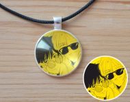 Кулон Банановая рыба Banana Fish №945-0117 , 25мм, с черным шнурком