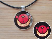 Кулон Hazbin Hotel №945-0227, 25мм, з чорним шнурком