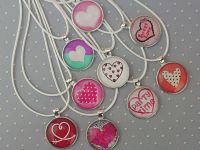 Кулон Сердце серебристый №0011 , д=25мм, с белым шнурком