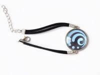 Браслет Genshin Impact Гидро (на черном), №006-0029-2 черный замшевый с кабошоном 25 мм