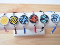 Браслет №006-0031-1 Genshin Impact Кріо (на білому) блакитний замшевий з кабошоном 25 мм