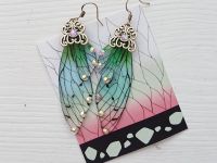 Серьги Крылья зелено-голубые для Шинобу Кочо Клинок, рассекающий демонов №0041 Kimetsu no Yaiba (швензы гвоздики)