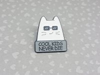 Значок Круті хлопці ніколи не вмирають Cool kids never die фігурний з застібкою-піном ПІН-0007-94