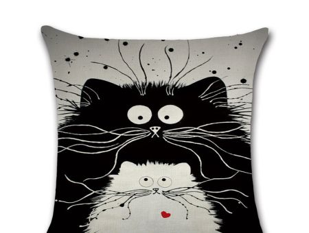 Подушка интерьерная 43*43 см Черный и белый коты