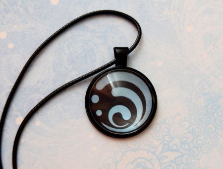 Кулон Genshin Impact ГІДРО (на чорному) №944-0029, 25мм, з чорним шнурком