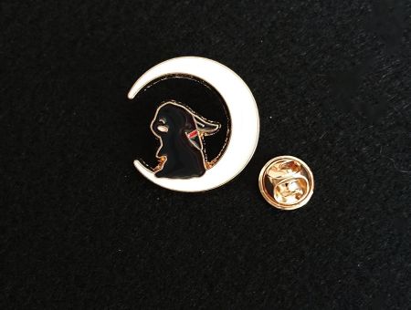 Значок Чорний кролик на місяці Mo Dao Zu Shi Магістр диявольського культу ПІН-0007-136