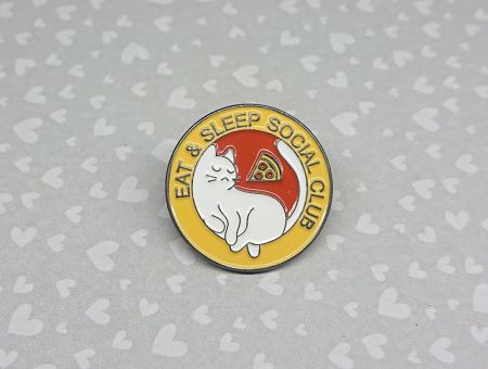 Значок фігурний з застібкою-піном кіт Eat&sleep ПІН-0007-93