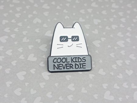 Значок Круті хлопці ніколи не вмирають Cool kids never die фігурний з застібкою-піном ПІН-0007-94