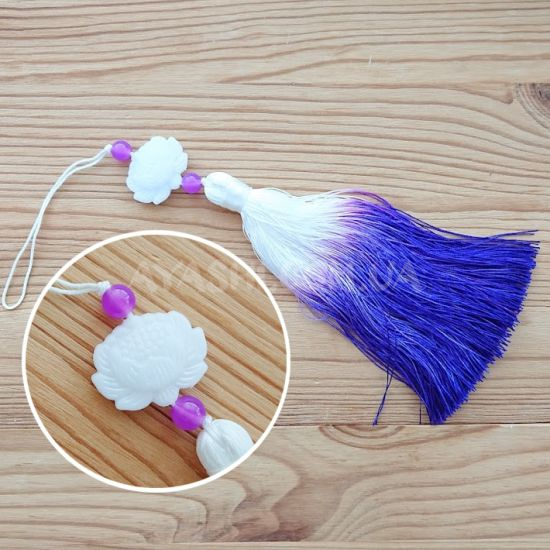 Кисточка Омбре Бело-фиолетовая  с белым лотосом, 17(25)см, 1 шт Кисточка Омбре Бело-фиолетовая  с белым лотосом, 17(25)см, 1 шт