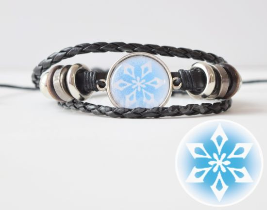 Браслет №004-0031-1 Genshin Impact Крио (на белом), тройной чёрный с кабошоном 20 мм Браслет №004-0031-1 Genshin Impact Крио (на белом), тройной чёрный с кабошоном 20 мм